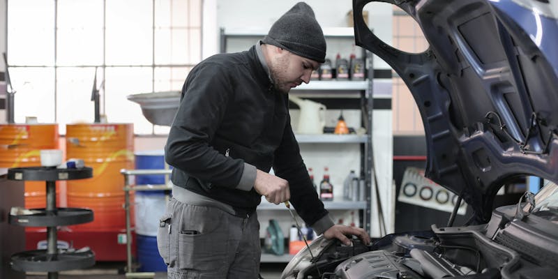 Donna con dolore alla mandibola e bruxismo trattata dall'osteopata